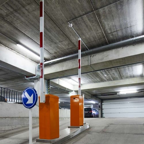automaattipuomi parkkihalli