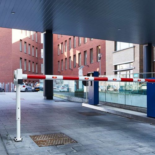 automaattipuomi pysäköinti
